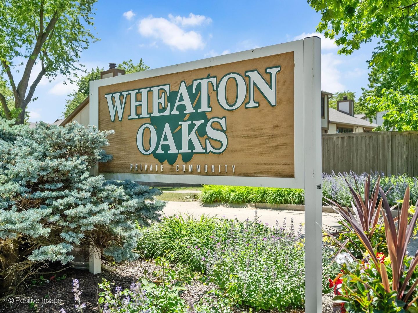 1039 Oakview Drive, Wheaton, IL 60187