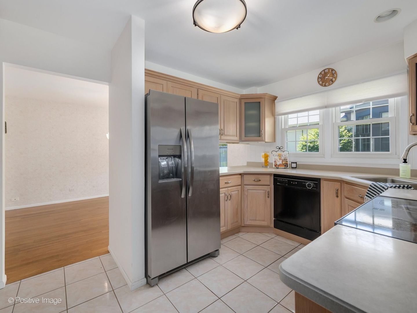 1039 Oakview Drive, Wheaton, IL 60187