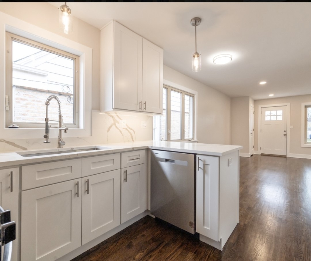 7728 W TALCOTT Avenue, Chicago, IL 60631