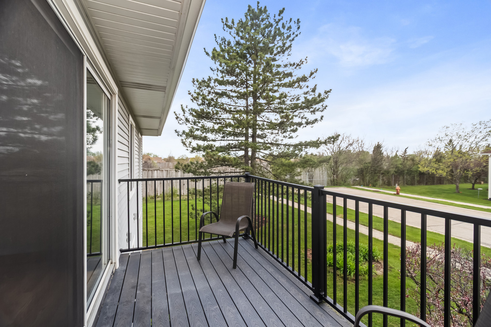 7010 Brighton Court #204, Woodridge, IL 60517