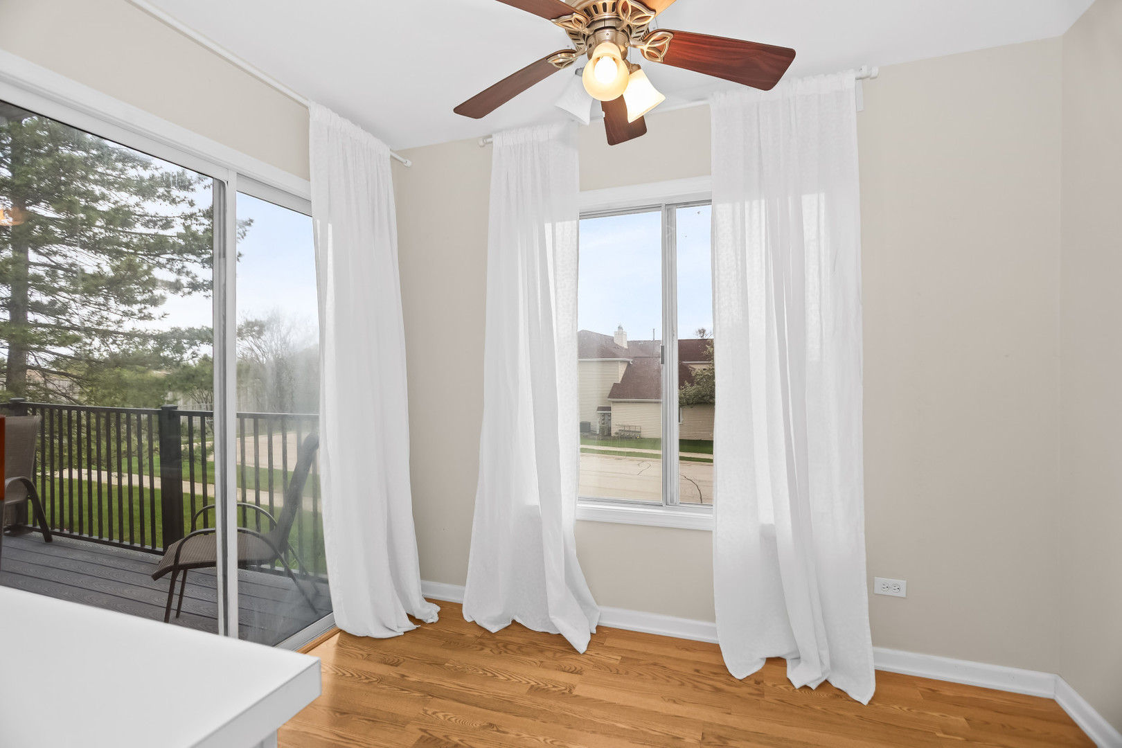 7010 Brighton Court #204, Woodridge, IL 60517