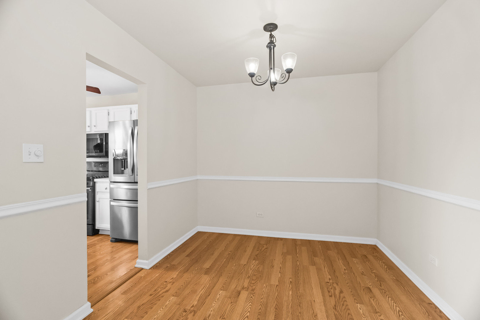 7010 Brighton Court #204, Woodridge, IL 60517