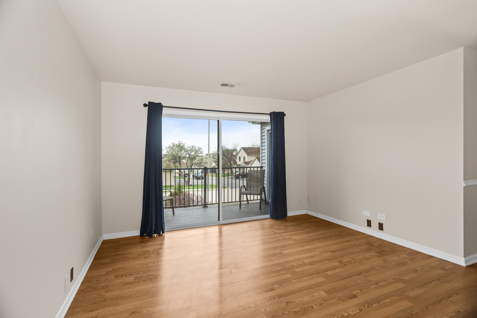 7010 Brighton Court #204, Woodridge, IL 60517