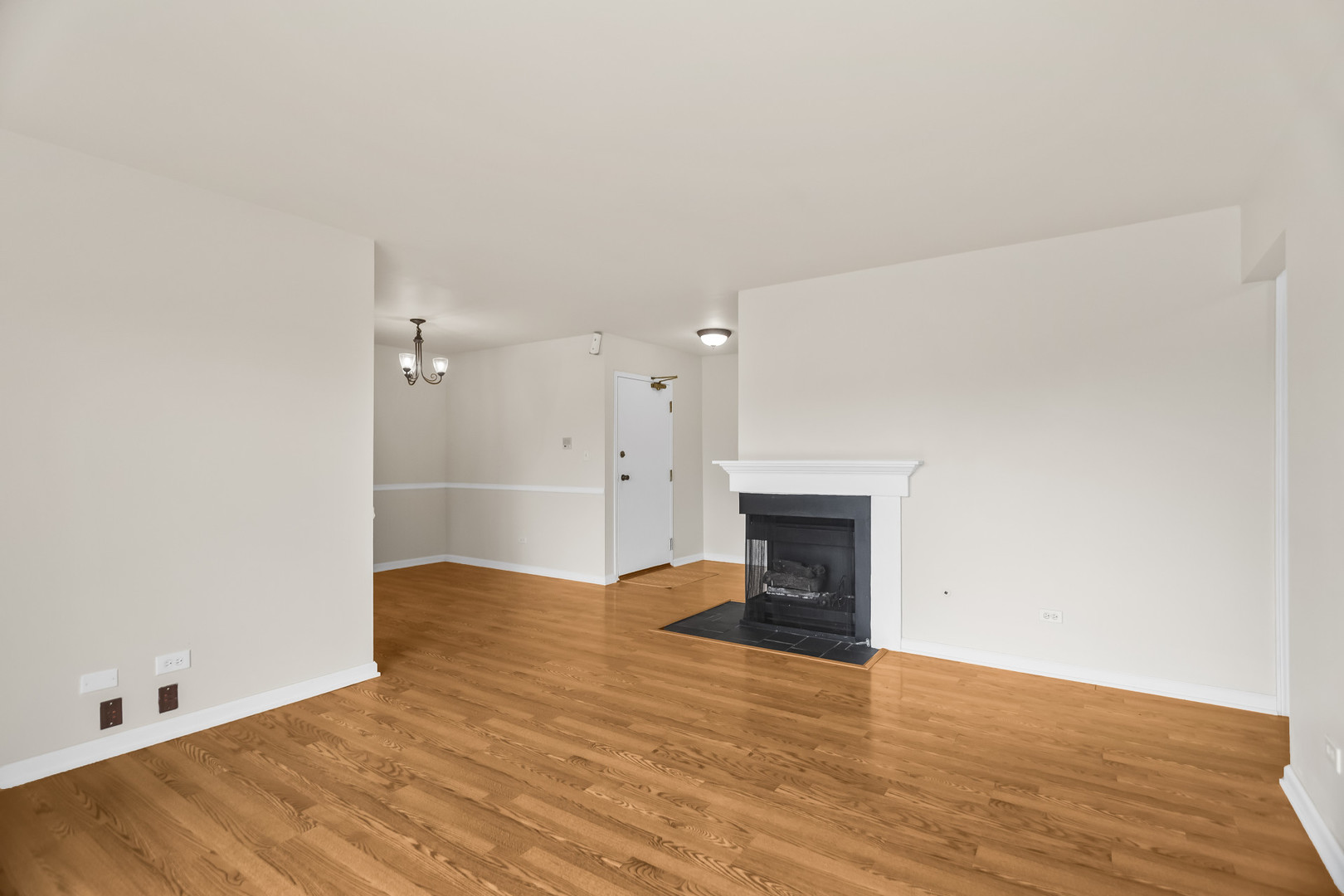 7010 Brighton Court #204, Woodridge, IL 60517