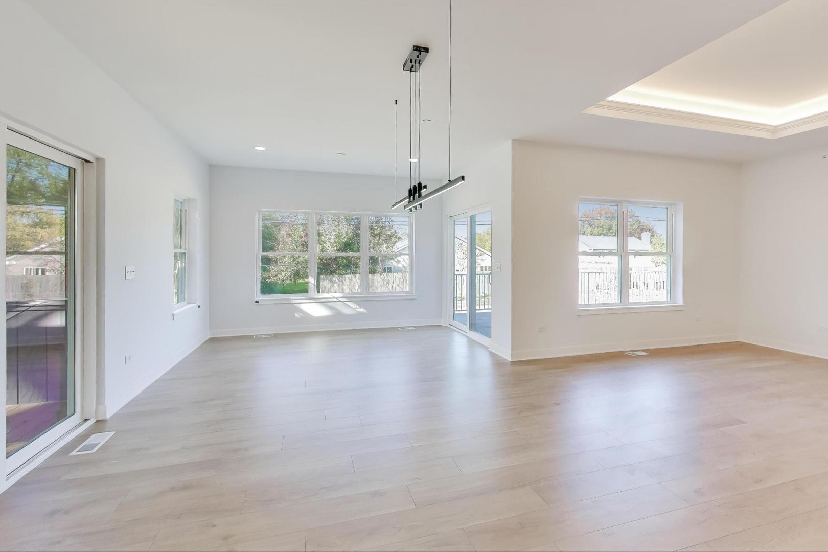 902 N Quentin Street, Palatine, IL 60067