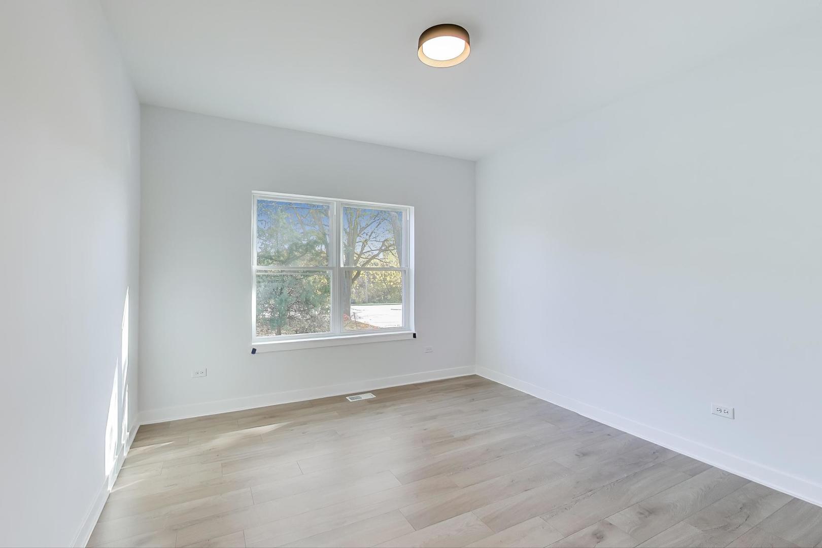 902 N Quentin Street, Palatine, IL 60067