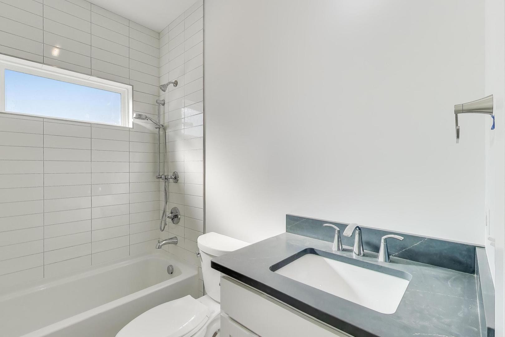 902 N Quentin Street, Palatine, IL 60067