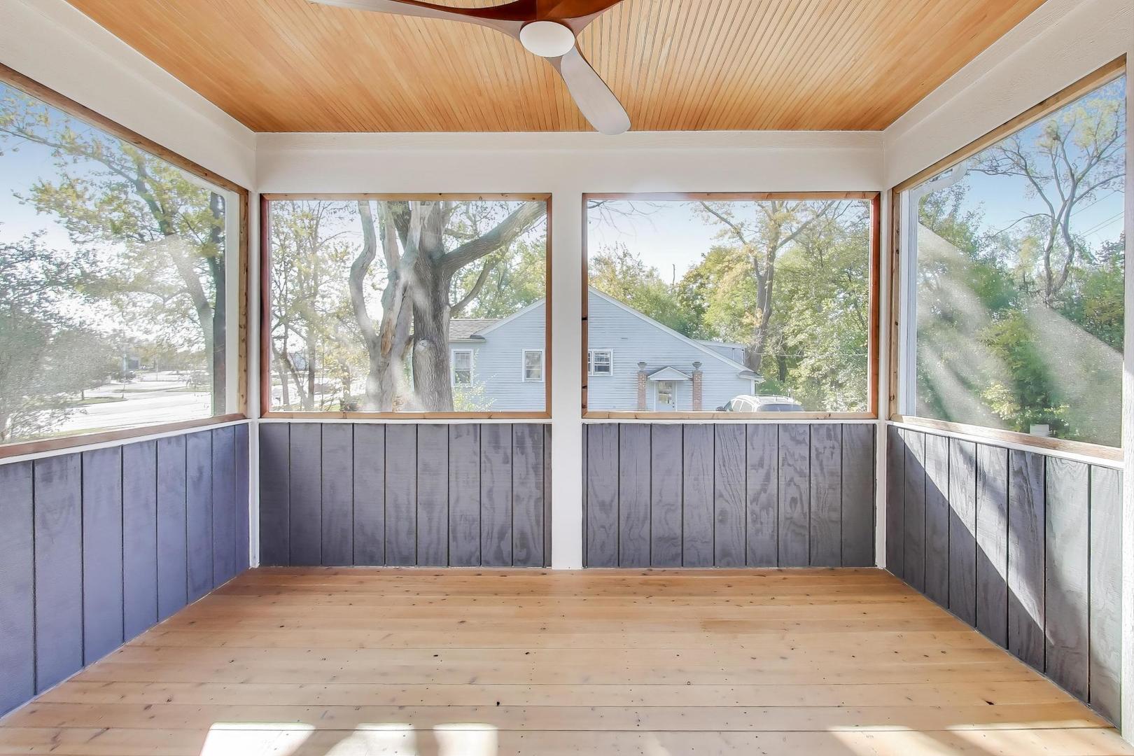 902 N Quentin Street, Palatine, IL 60067