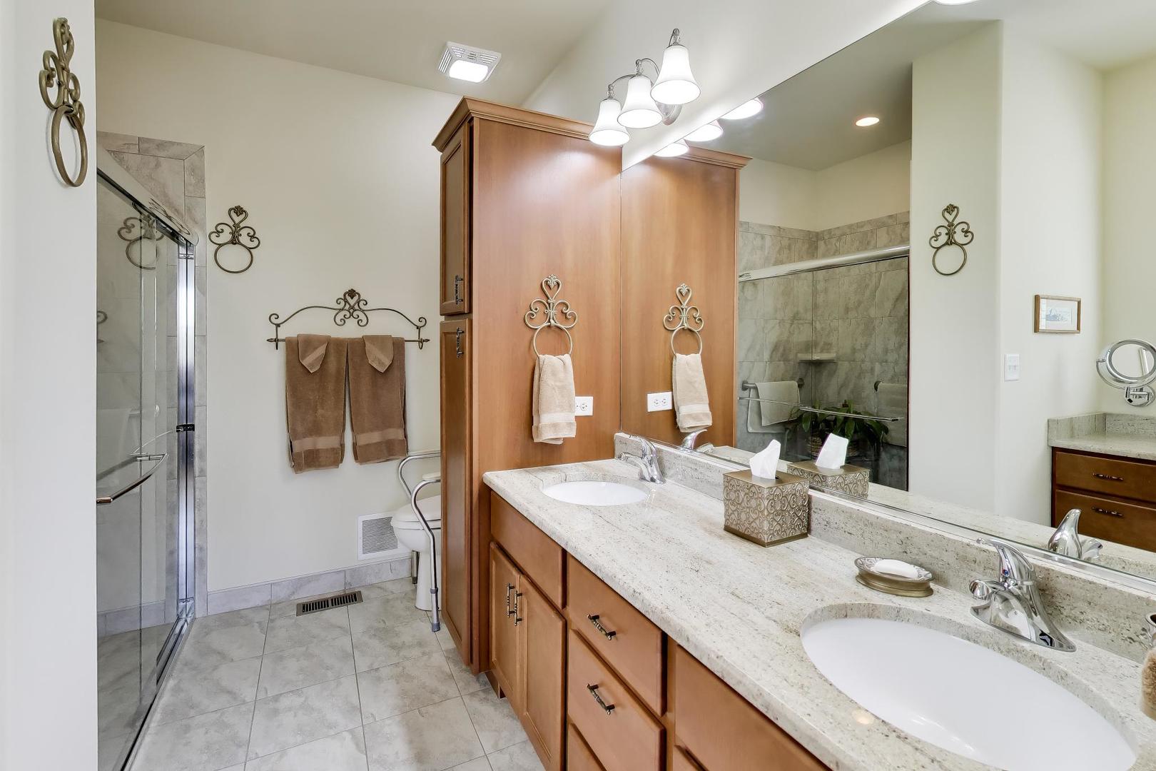 1126 Oak Point Court, Antioch, IL 60002