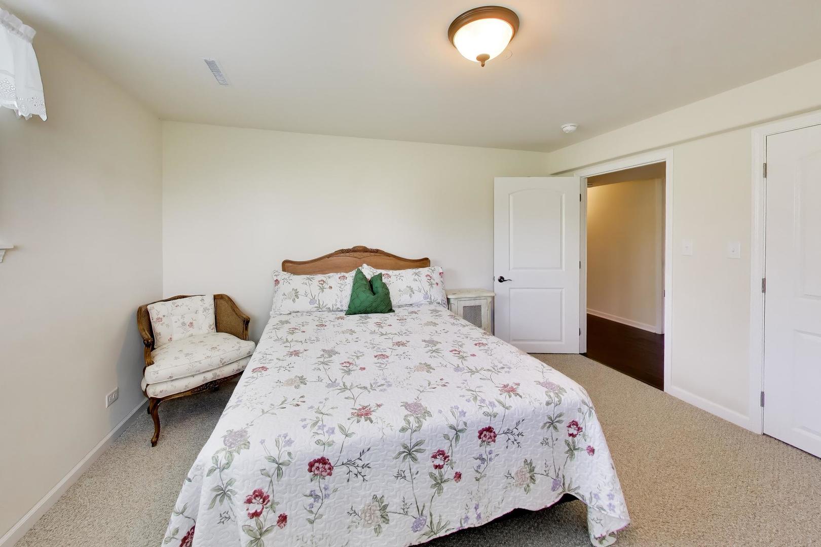 1126 Oak Point Court, Antioch, IL 60002