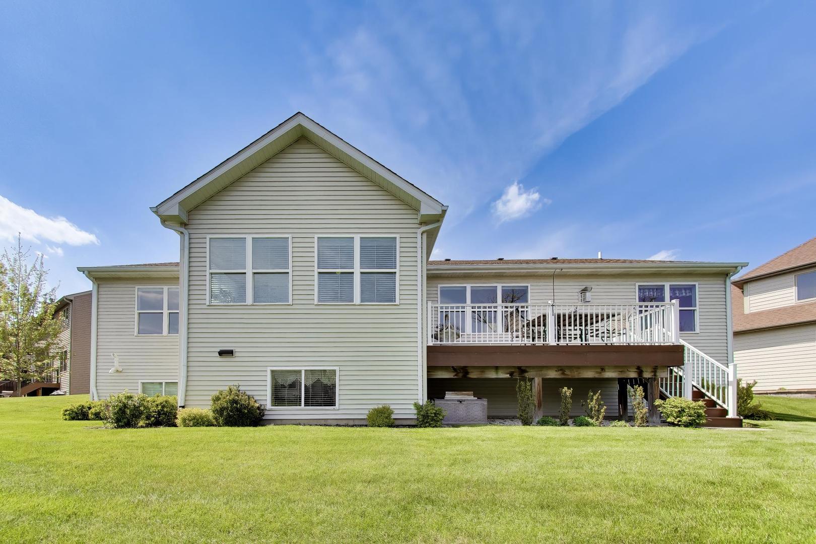 1126 Oak Point Court, Antioch, IL 60002