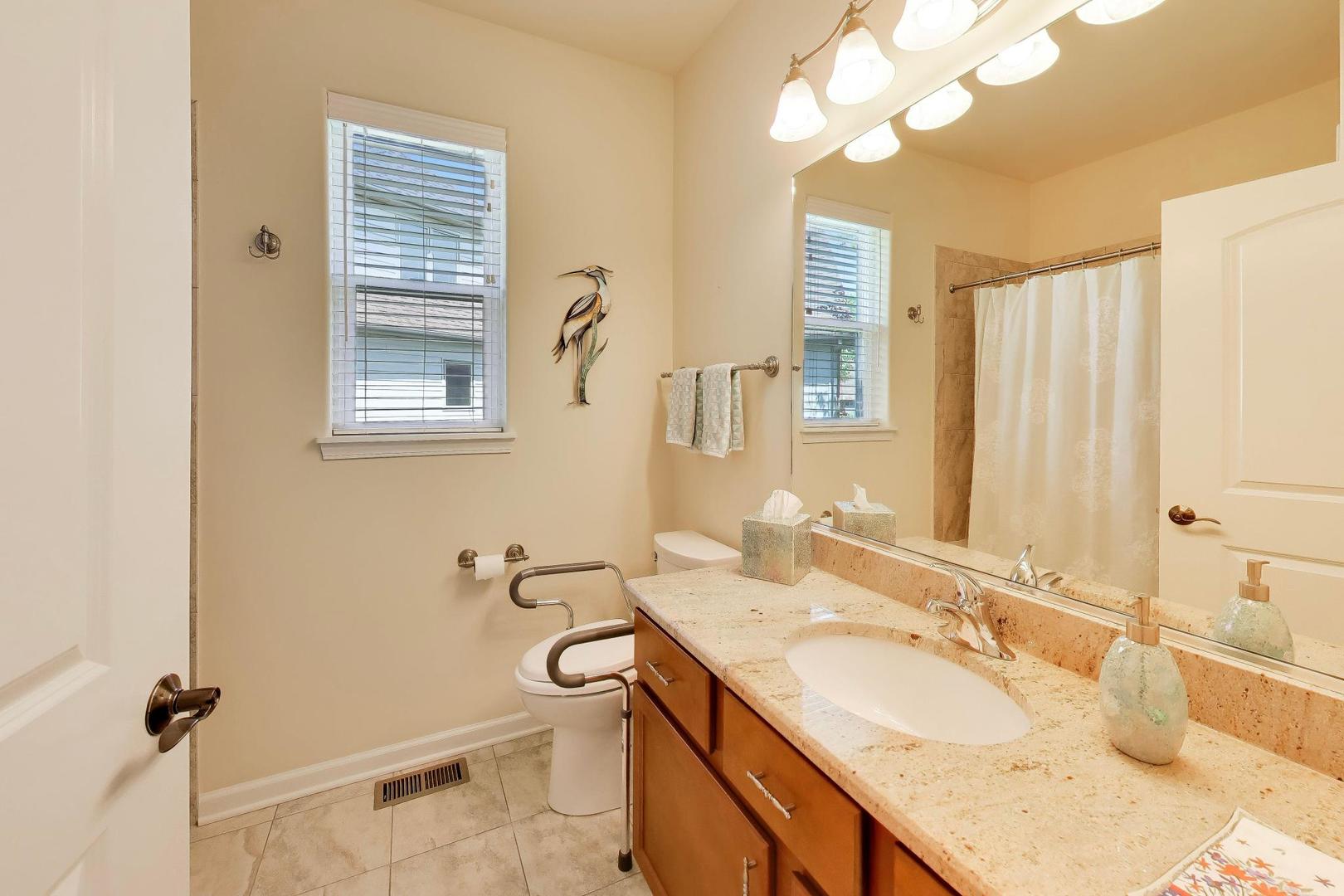 1126 Oak Point Court, Antioch, IL 60002