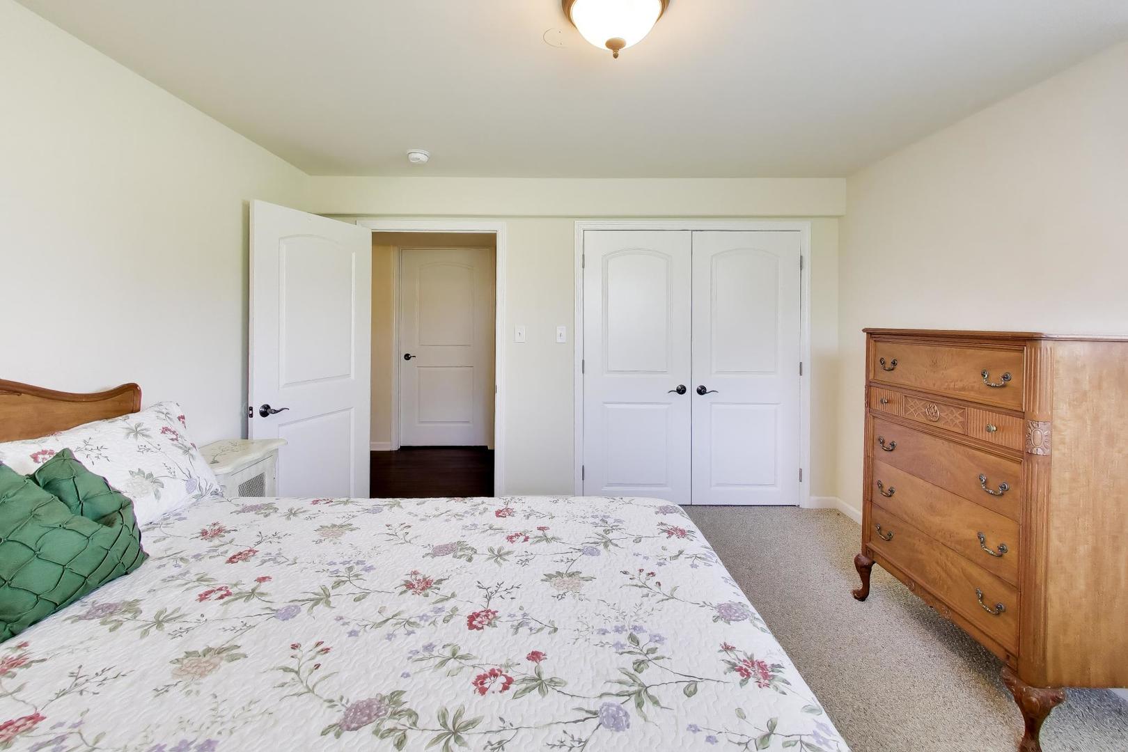 1126 Oak Point Court, Antioch, IL 60002