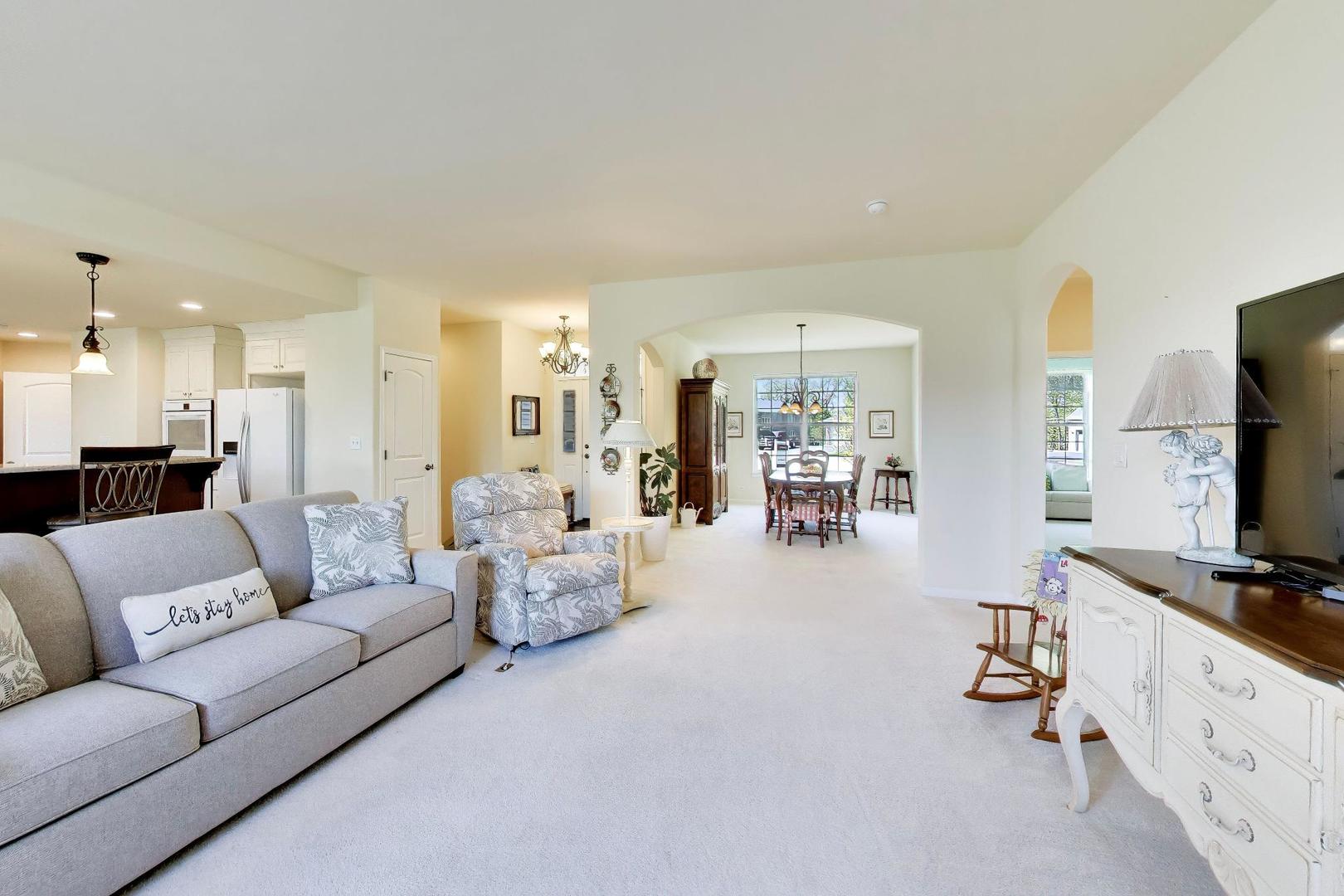 1126 Oak Point Court, Antioch, IL 60002