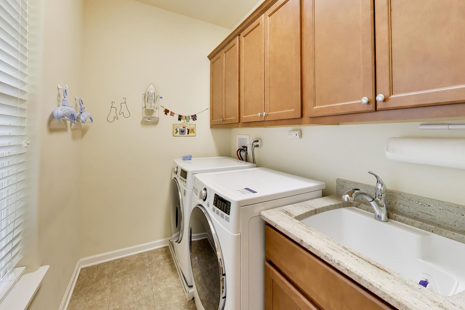 1126 Oak Point Court, Antioch, IL 60002