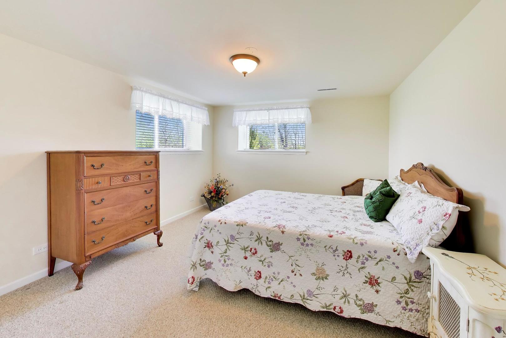 1126 Oak Point Court, Antioch, IL 60002