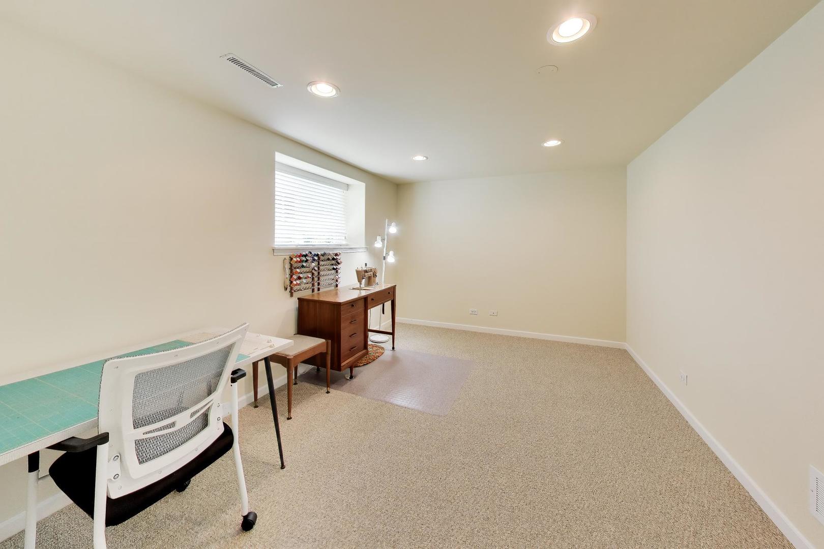 1126 Oak Point Court, Antioch, IL 60002