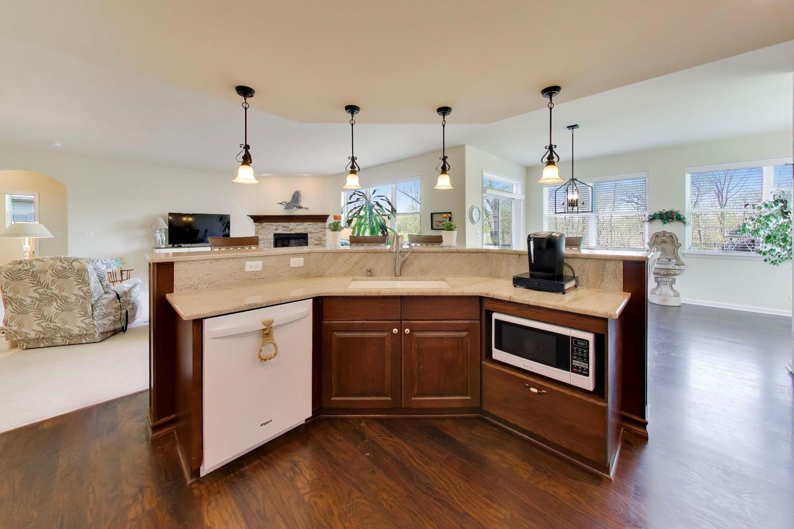 1126 Oak Point Court, Antioch, IL 60002