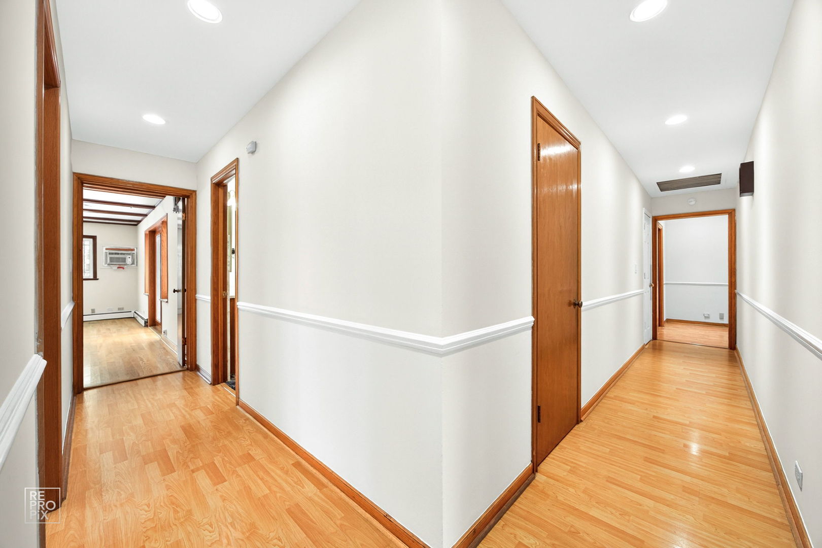 17w120 Woodland Avenue, Bensenville, IL 60106