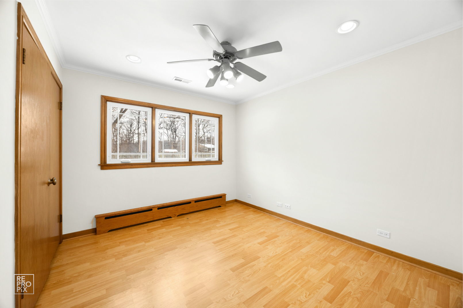 17w120 Woodland Avenue, Bensenville, IL 60106