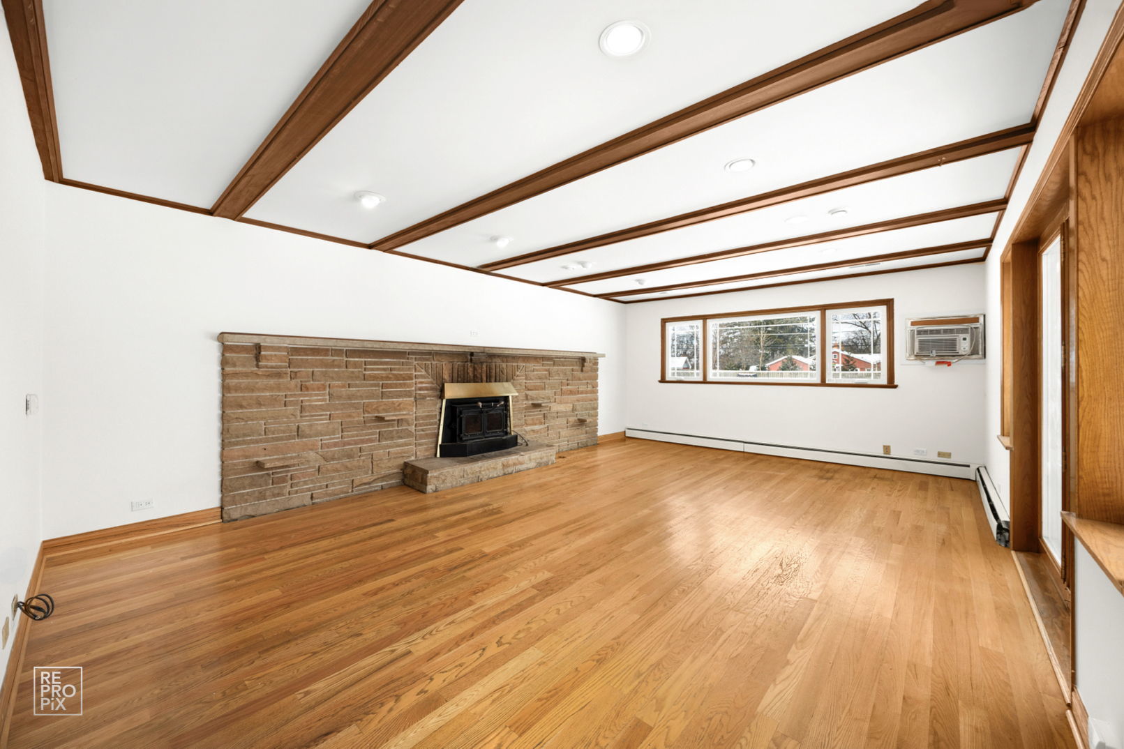 17w120 Woodland Avenue, Bensenville, IL 60106