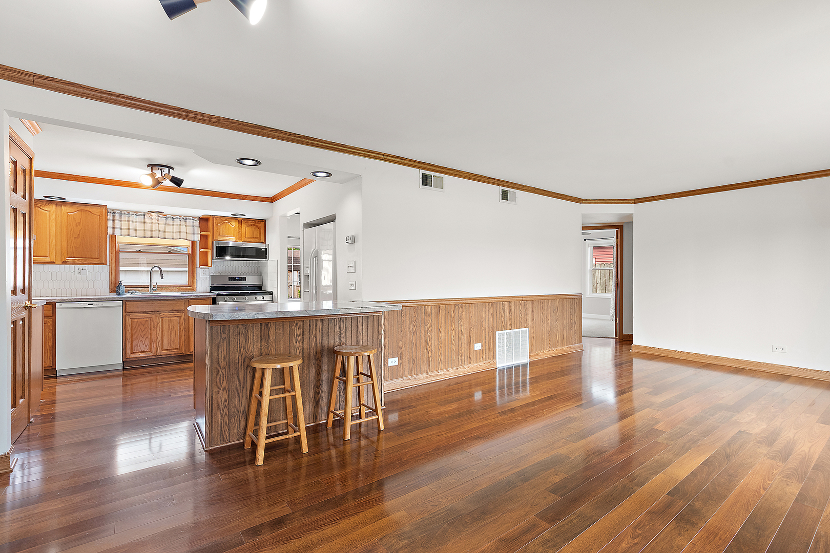 6901 167th Street, Tinley Park, IL 60477