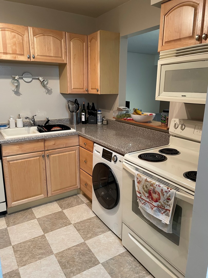 Elk Grove Village, IL 60007