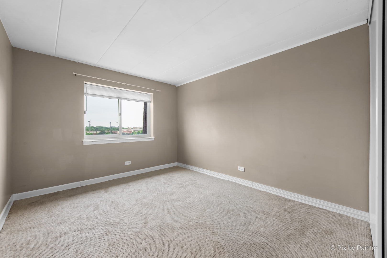 300 S Roselle Road #514, Schaumburg, IL 60193