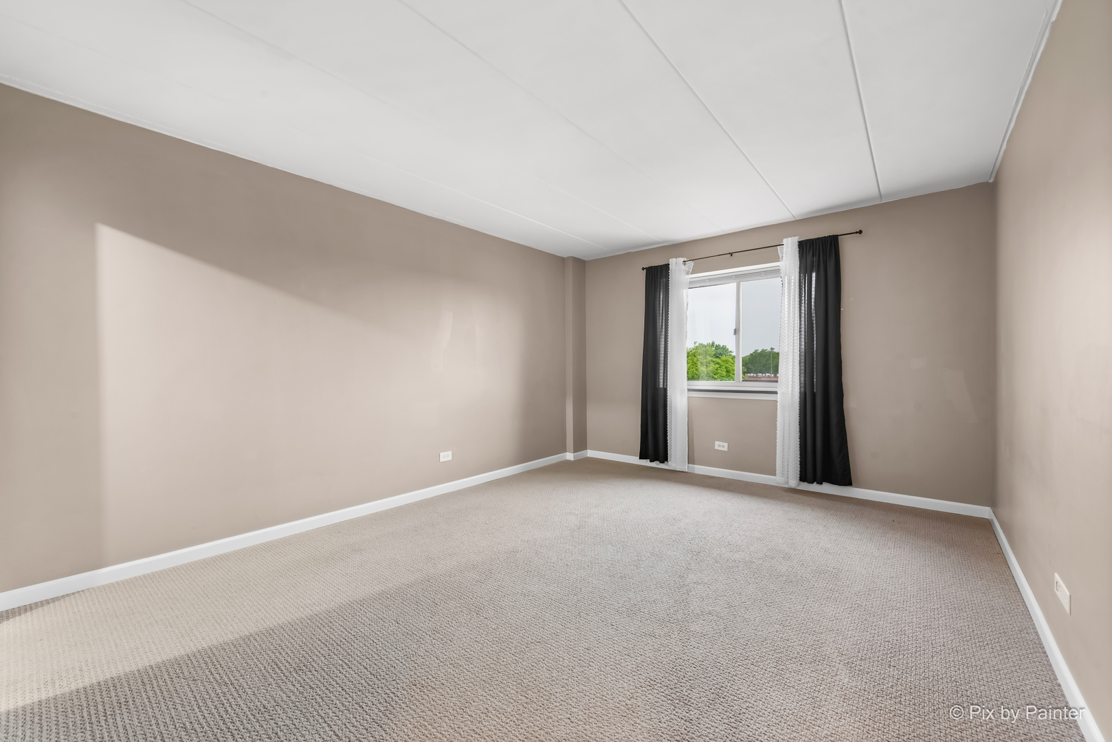 300 S Roselle Road #514, Schaumburg, IL 60193