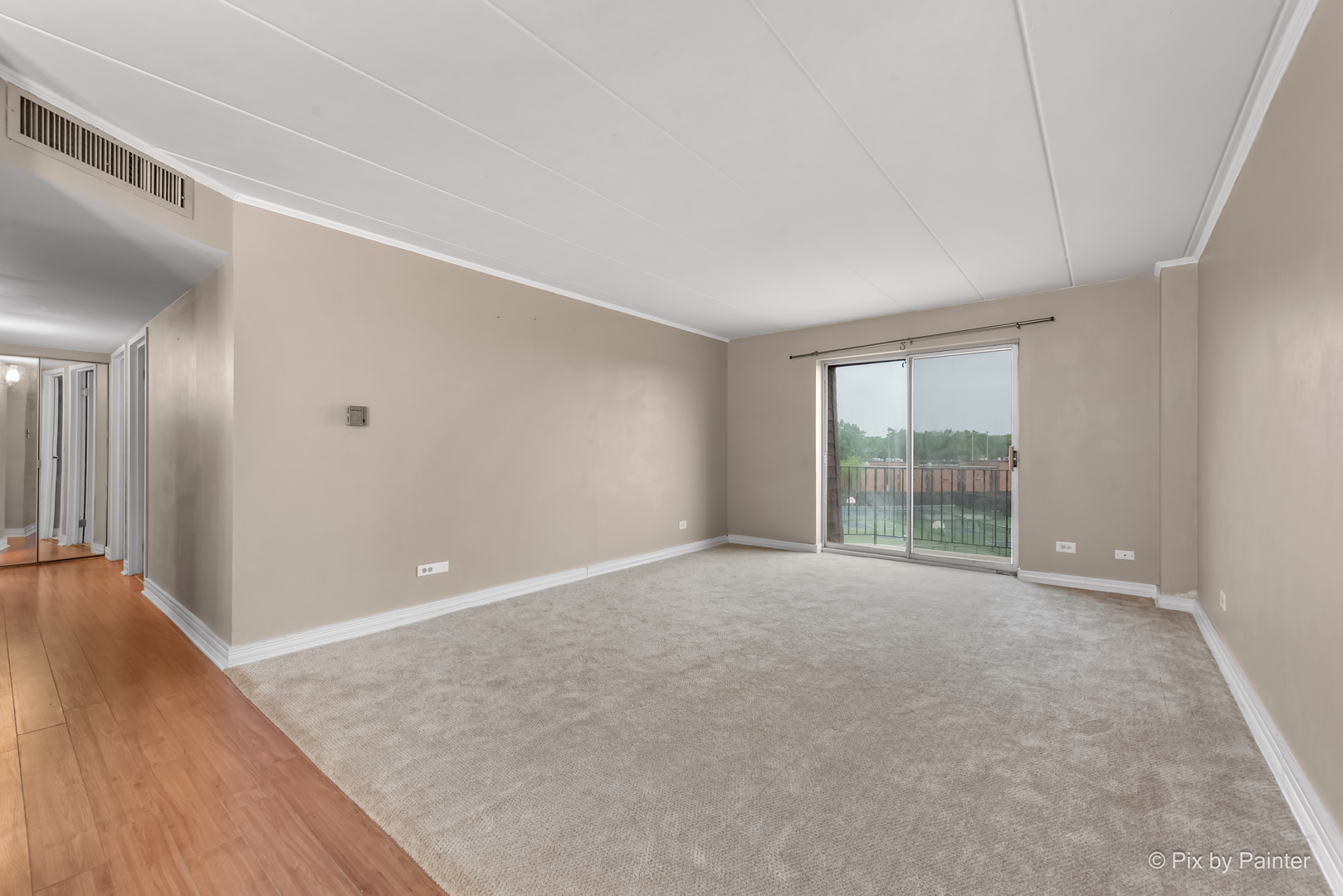 300 S Roselle Road #514, Schaumburg, IL 60193