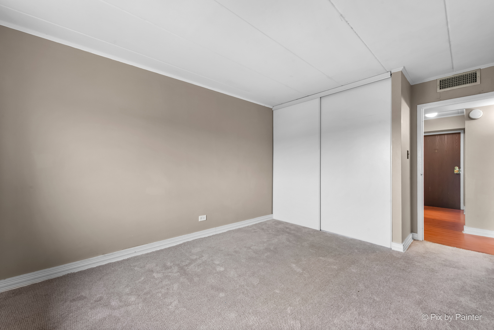 300 S Roselle Road #514, Schaumburg, IL 60193