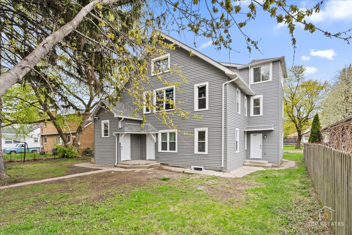 1542 Victoria Avenue, North Chicago, IL 60064