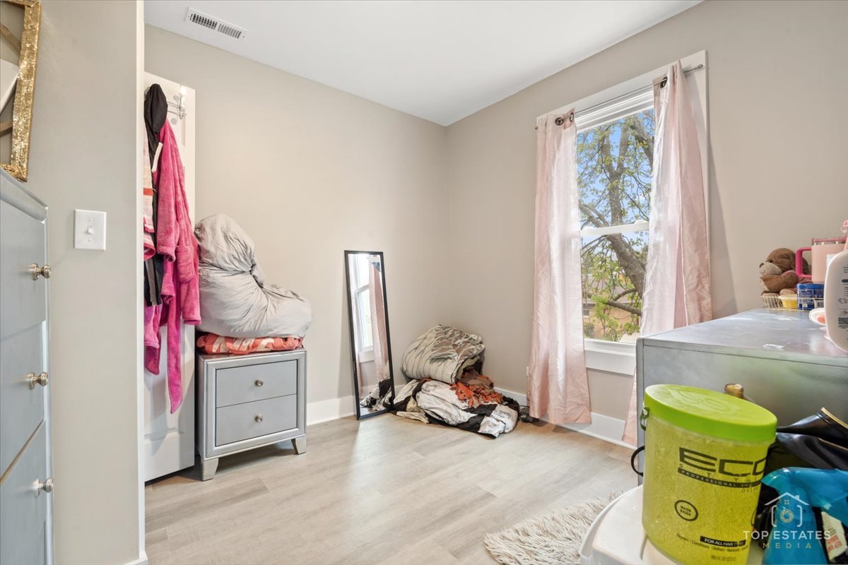 1542 Victoria Avenue, North Chicago, IL 60064