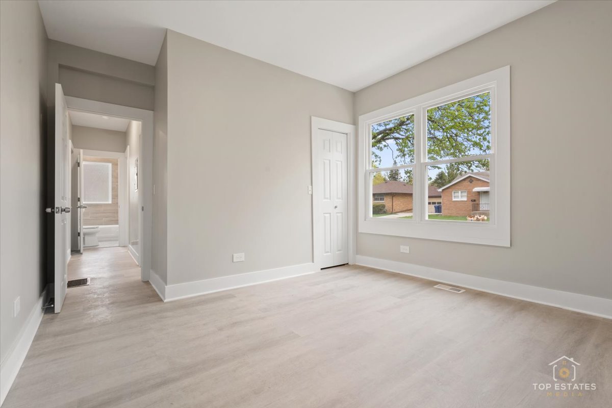 1542 Victoria Avenue, North Chicago, IL 60064