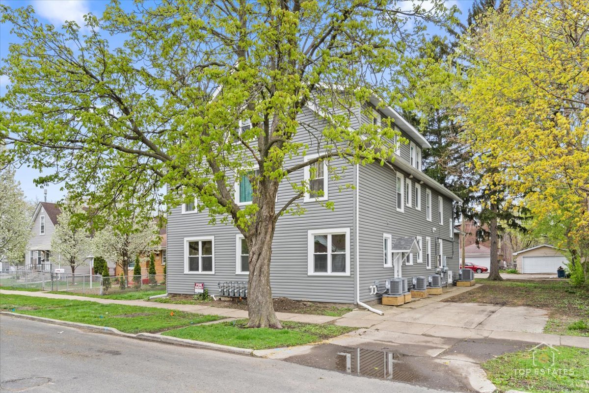 1542 Victoria Avenue, North Chicago, IL 60064