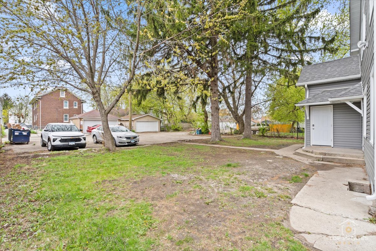 1542 Victoria Avenue, North Chicago, IL 60064