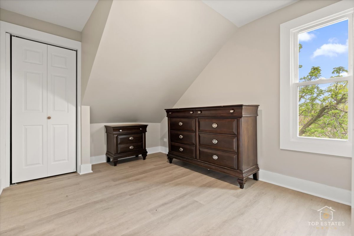 1542 Victoria Avenue, North Chicago, IL 60064