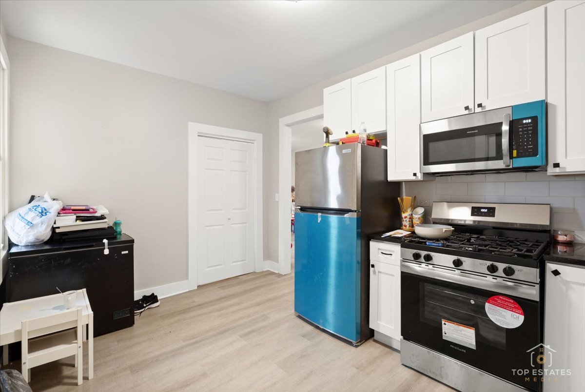 1542 Victoria Avenue, North Chicago, IL 60064