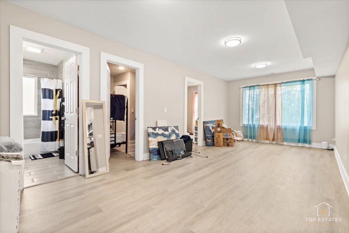 1542 Victoria Avenue, North Chicago, IL 60064