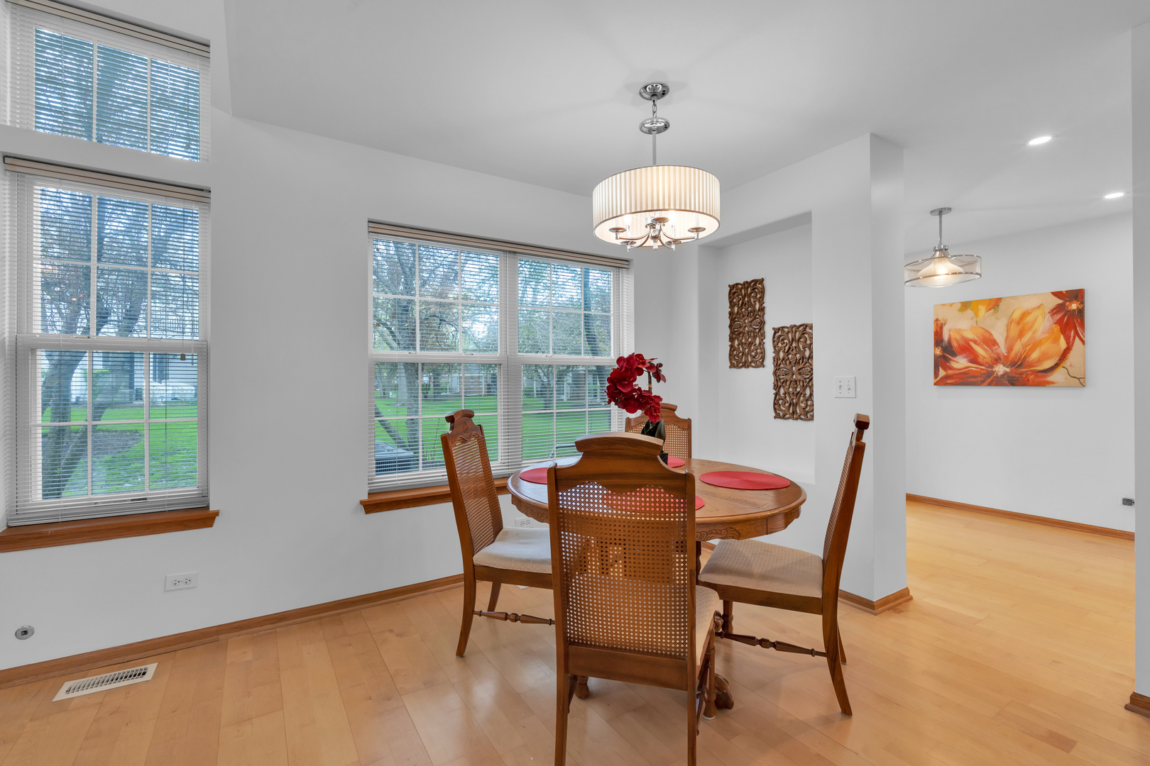 18 Meadow Court #18, Schaumburg, IL 60193