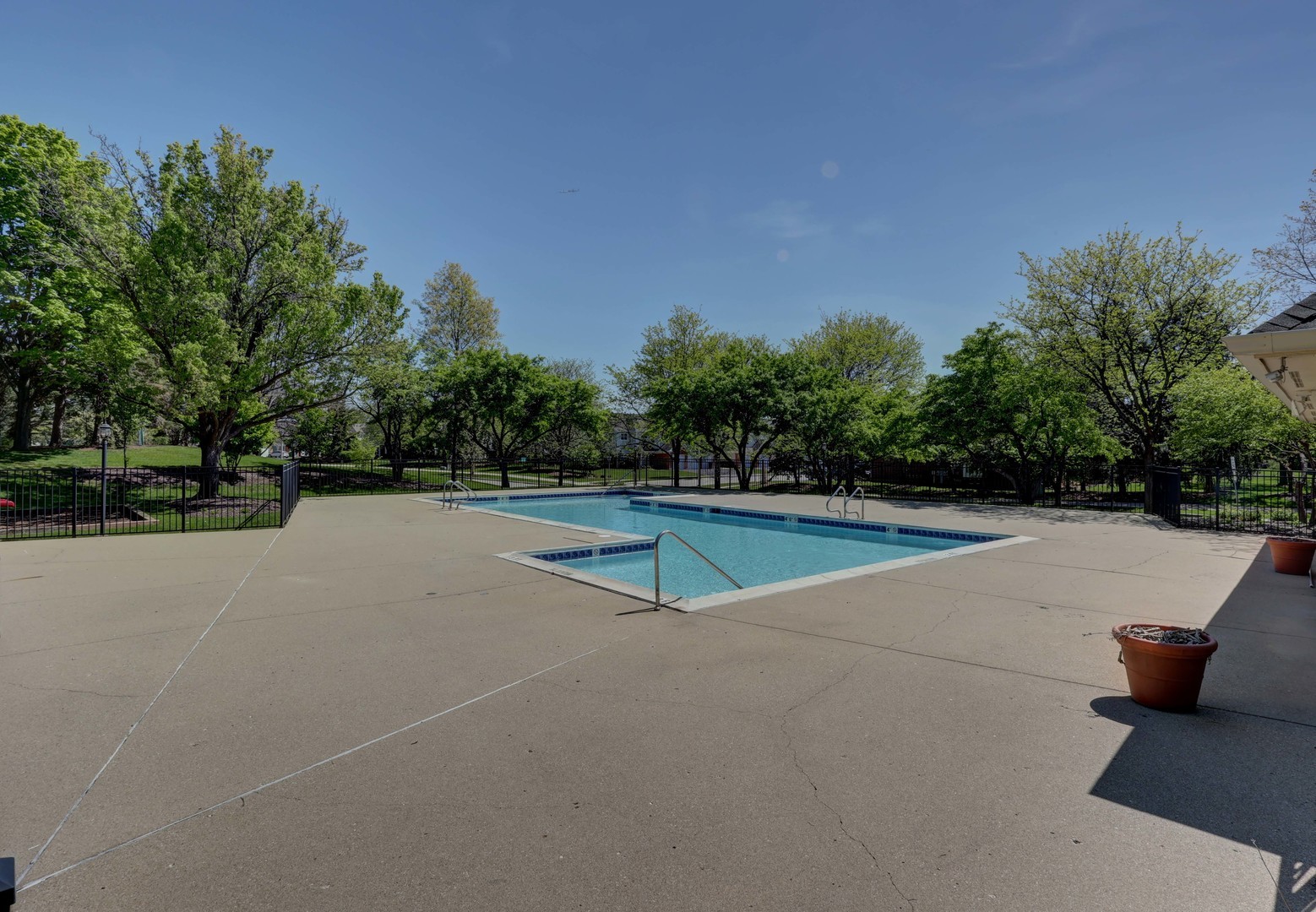18 Meadow Court #18, Schaumburg, IL 60193