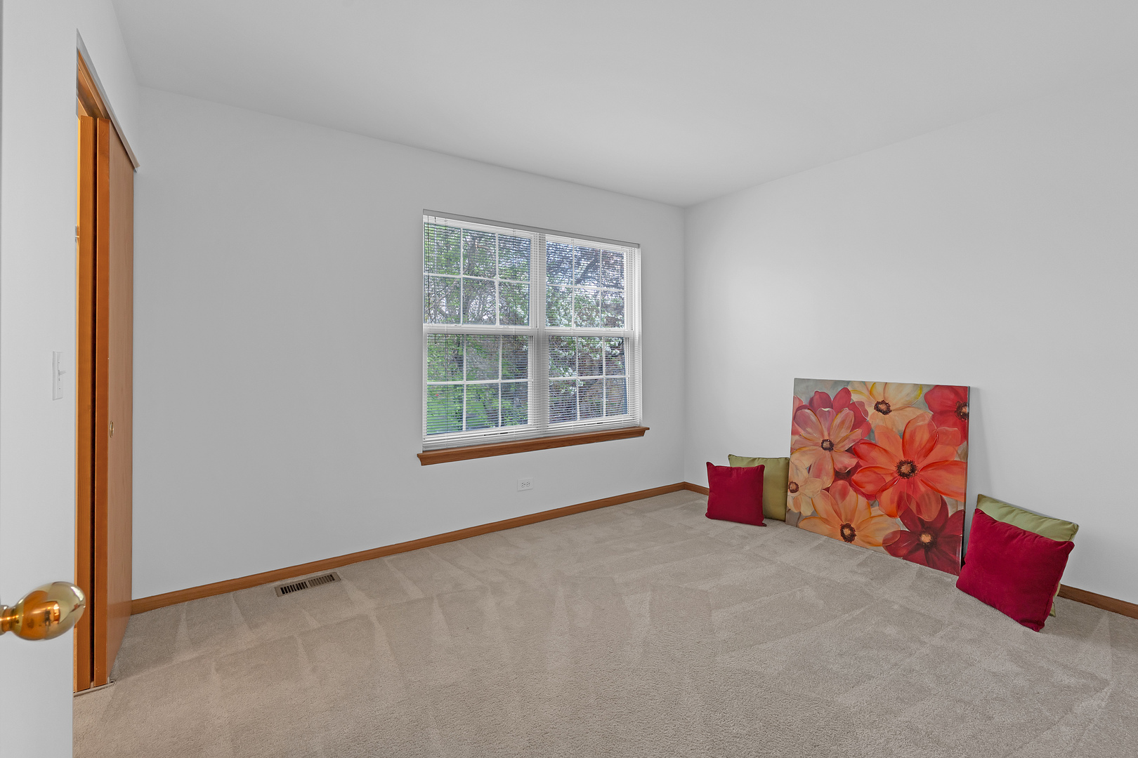 18 Meadow Court #18, Schaumburg, IL 60193