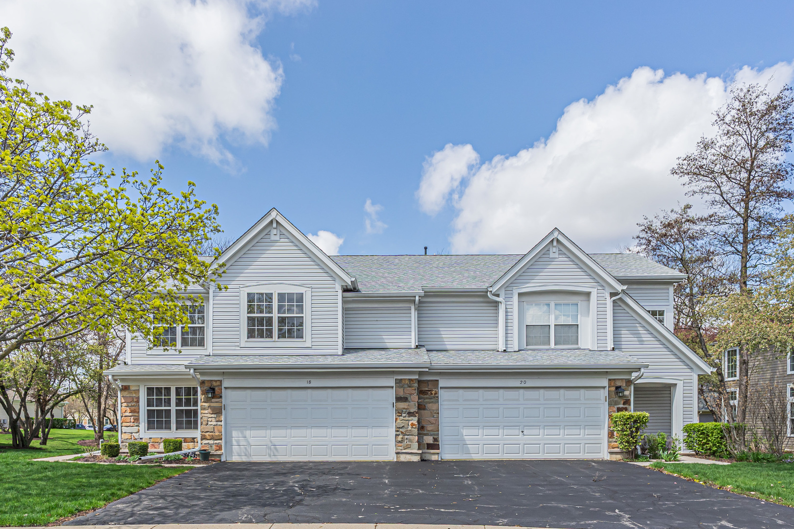 18 Meadow Court #18, Schaumburg, IL 60193