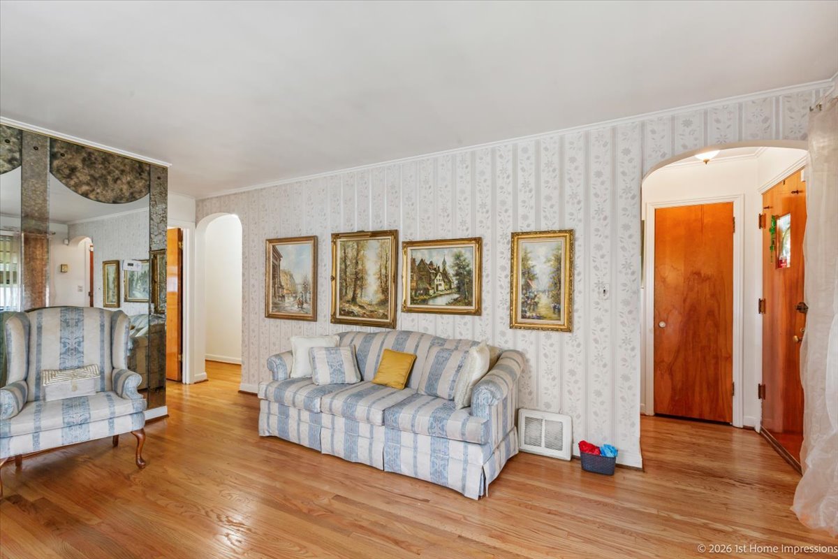 9726 S Peoria Street, Chicago, IL 60643