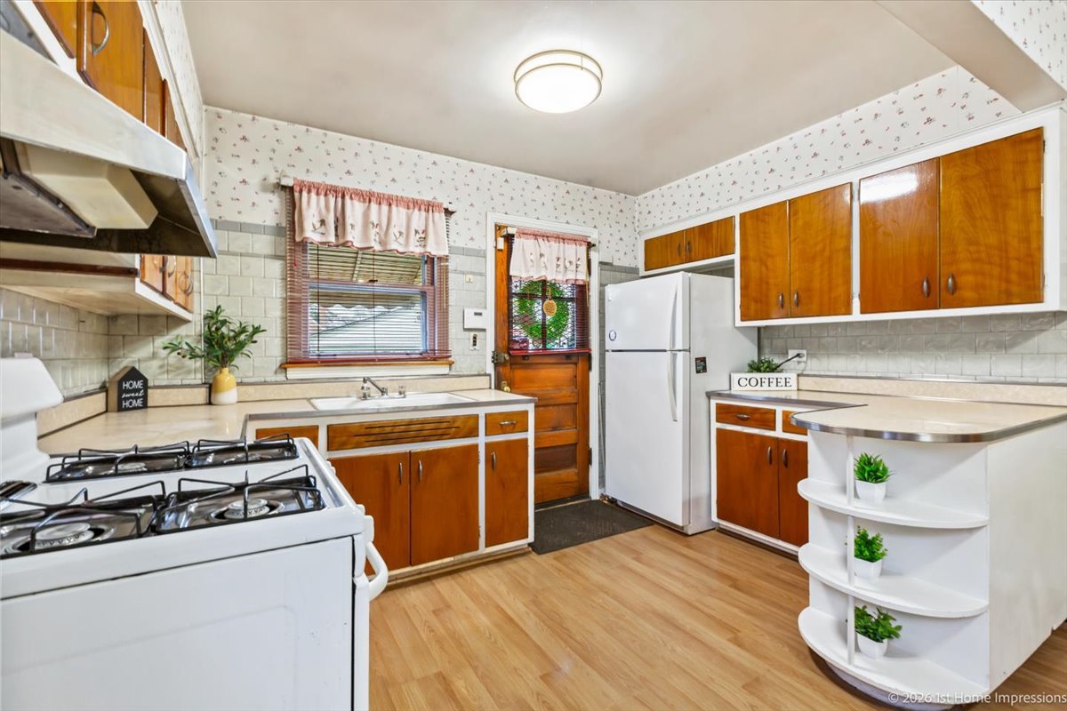 9726 S Peoria Street, Chicago, IL 60643