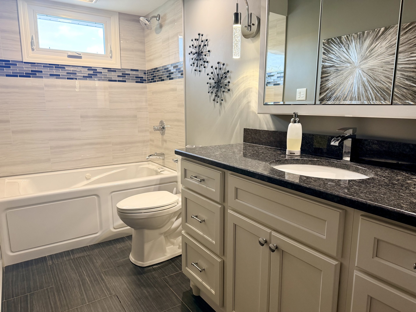 14221 Kilbourne Avenue, Crestwood, IL 60418