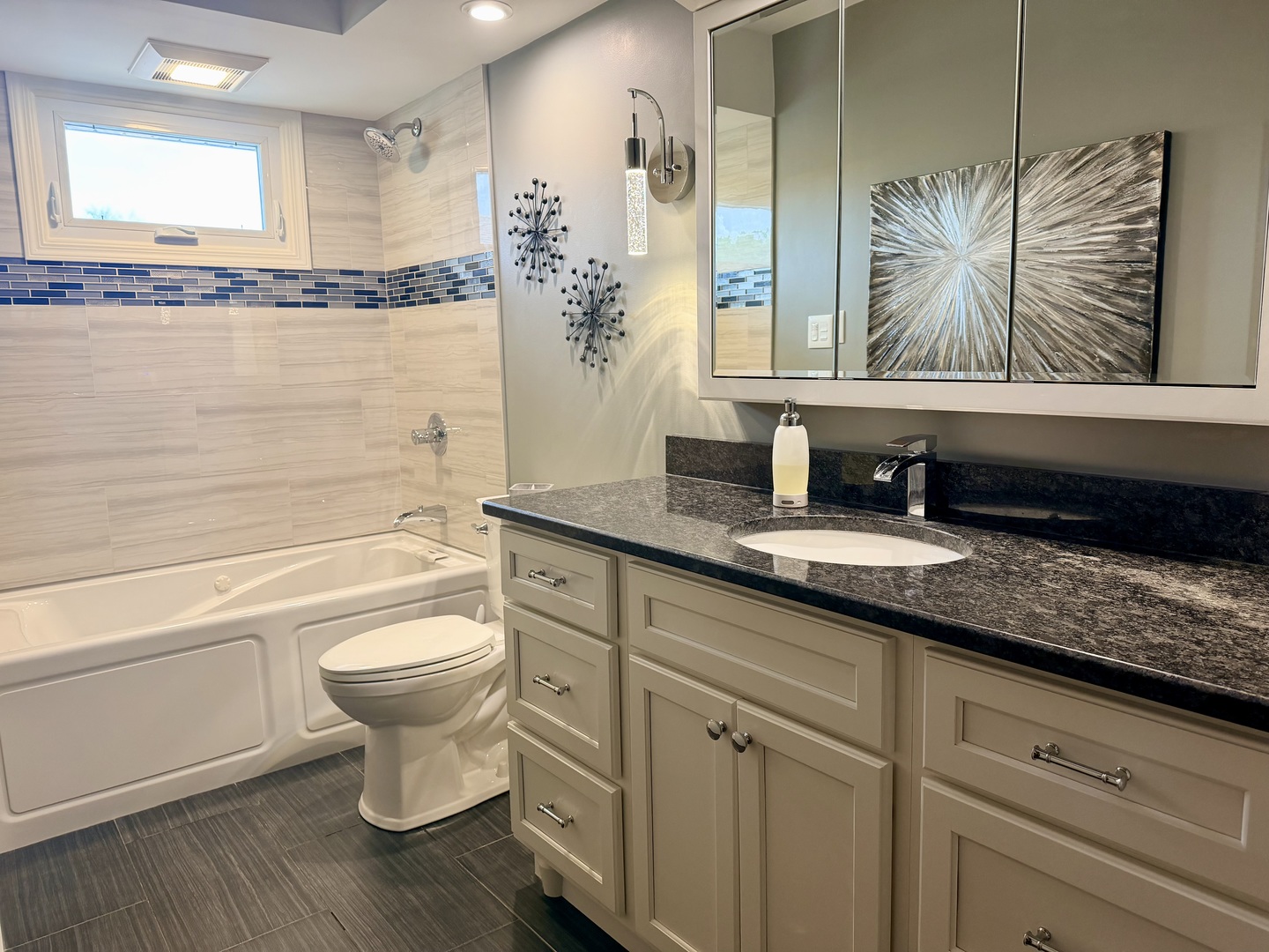 14221 Kilbourne Avenue, Crestwood, IL 60418