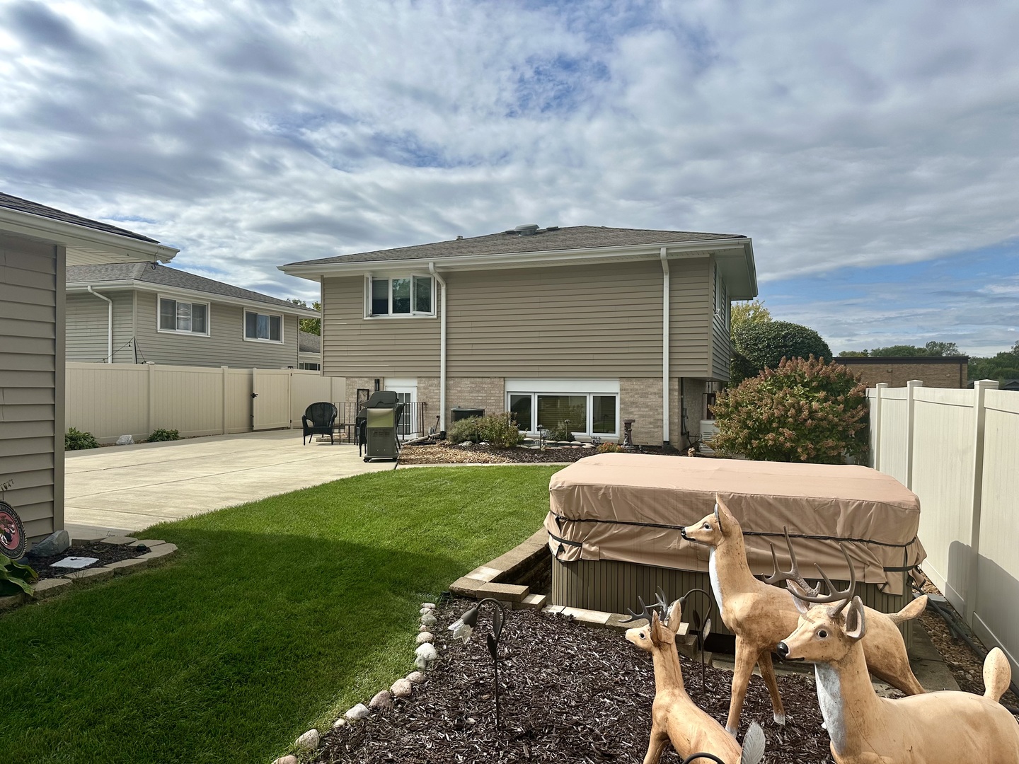 14221 Kilbourne Avenue, Crestwood, IL 60418