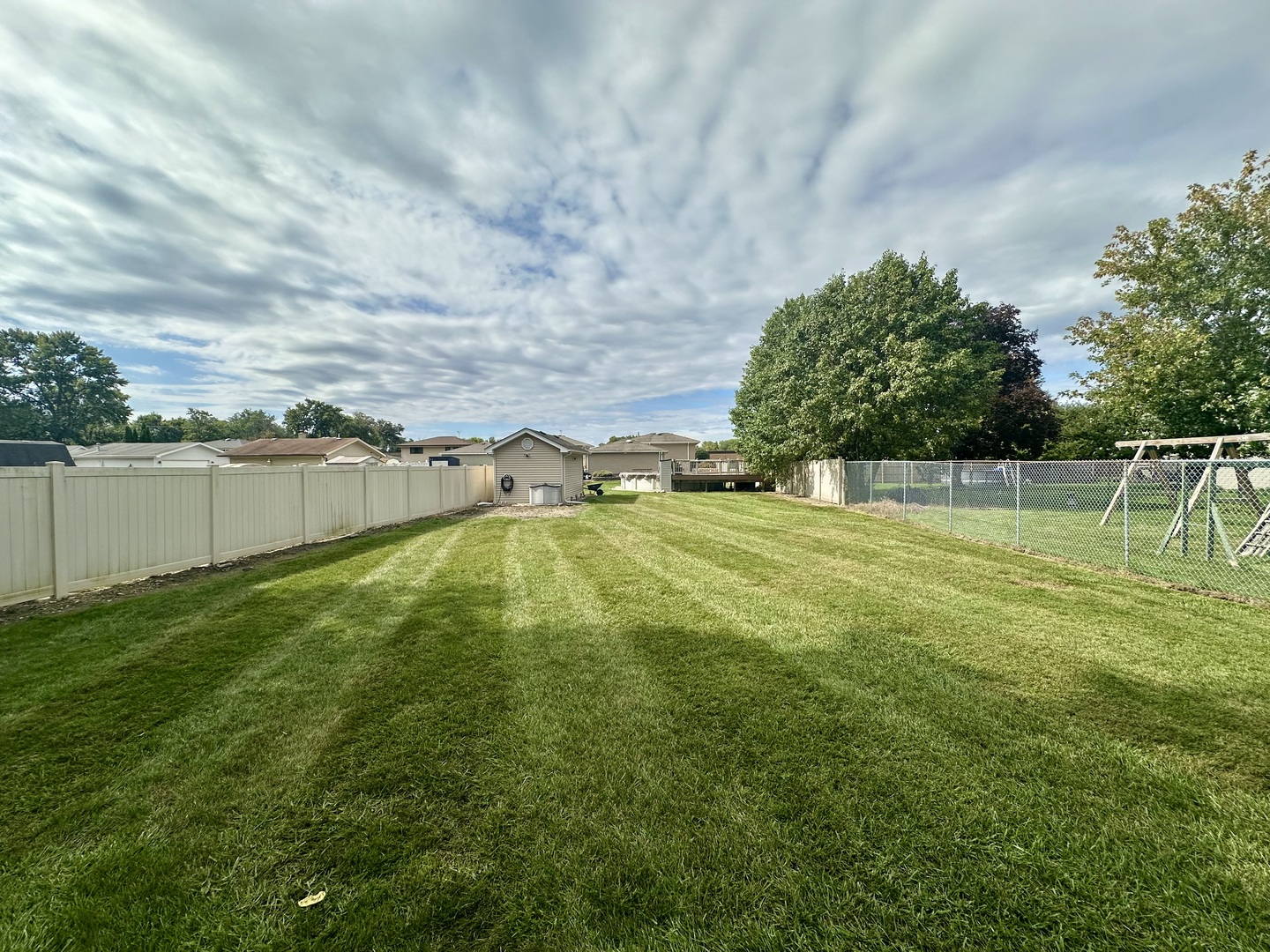 14221 Kilbourne Avenue, Crestwood, IL 60418