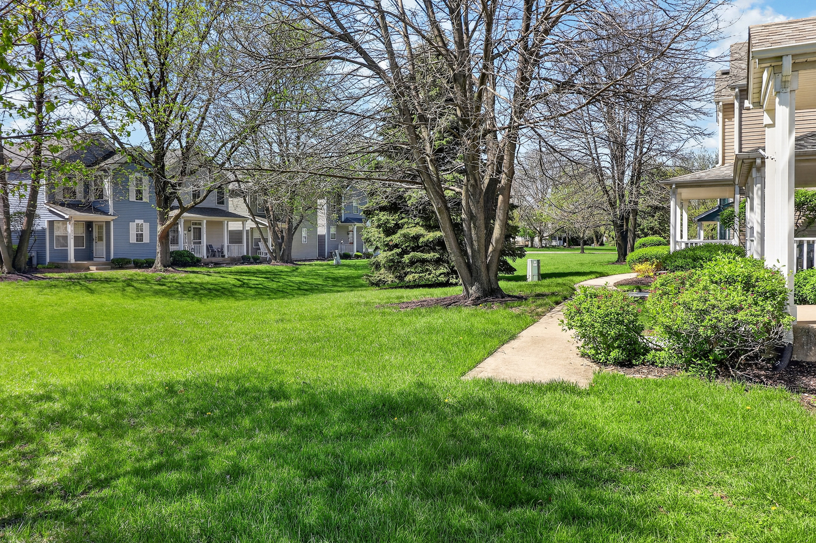 2360 Woodhill Court, Plainfield, IL 60586